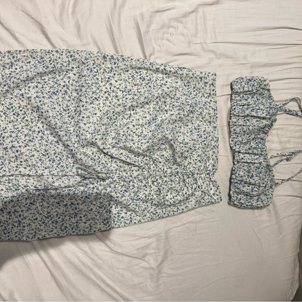 Francesca's Collections Blue Floral Midi Skirt